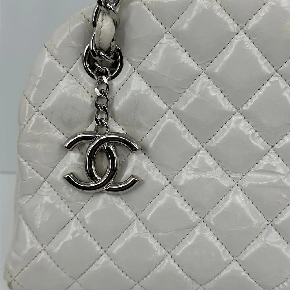 Authenticated CHANEL Mademoiselle Shoulder Chain Bag- White/Silver - Picture 4 of 17